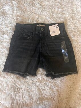 SO Black Low-Rise Frayed Hem Denim Shorts